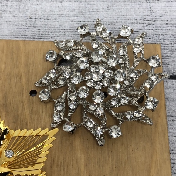Bundle lot 3 vintage rhinestone statement brooches Monet and more - Picture 5 of 11